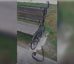 Подростки уничтожают парк Дома культуры в астраханском поселке