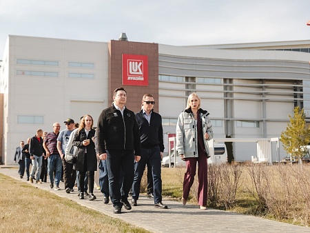 Участники муниципального форума посетили учебный центр ЛУКОЙЛа