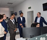 Астраханские спасатели на глазах у гостей из Ирана мгновенно прибыли на место взрыва