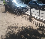 Астраханцы сообщают о погоне на Трусово, в которой пострадало ограждение