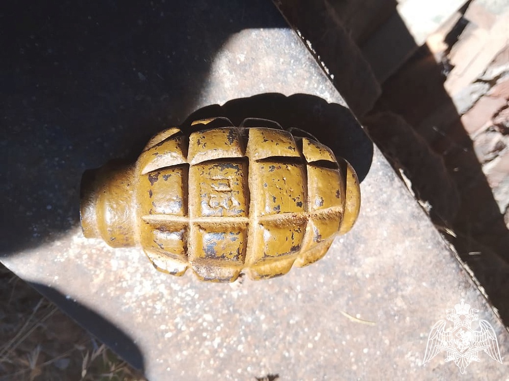 Астраханец обнаружил в купленном гараже снаряд времен Великой Отечественной войны 