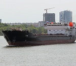 "Тиам" и "Назмехр" сели на мель в Астраханской области