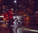 Астраханцы на новогодних праздниках хотят подработать таксистами, курьерами и догситтерами