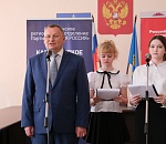 Игорь Мартынов вручил первые паспорта камызякским школьникам