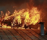 В Астрахани курильщик устроил крупный пожар, сгорели дома