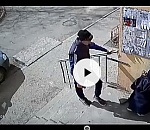 В Астрахани на видео попали парни, распространяющие рекламу наркотиков