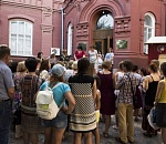 Пешеходные экскурсии по Астрахани заканчиваются. На время