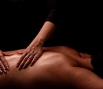 Астраханец пожаловался полицейским на несостоявшийся эротический массаж