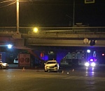 В Астрахани под Новым мостом столкнулись два авто
