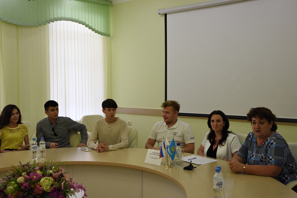 Студенты смогли задать главе Астрахани личные вопросы