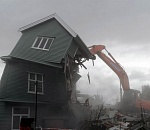 Прокуратура требует снести в Астрахани 3-этажное опасное здание