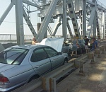 Старый мост в Астрахани «встал» из-за крупной аварии