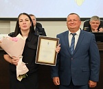 Игорь Мартынов вручил награды Думы Астраханской области сотрудникам полиции