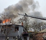 На Шаумяна в Астрахани полыхает дом