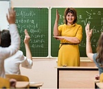 Астраханцы считают, что учителя должны получать больше 100 000 рублей