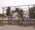 В Астрахани нет ни одной целой остановки 