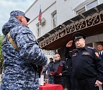 В Астрахани сотрудников вневедомственной охраны Росгвардии поздравили с профессиональным праздником