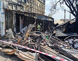 Астраханские коммунальщики начали разбор сгоревших павильонов на «Больших Исадах»