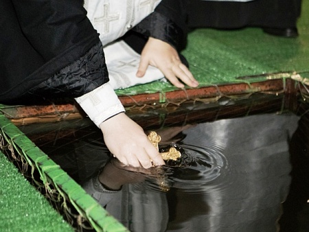 Для крещенского купания в Астраханской области сооружены 25 купелей