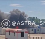 В Астрахани полыхает мебельный склад 