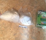 В коробке с детскими вещами в Астрахань приехали 2 кг наркотиков