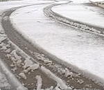 Астраханские власти вывели спецтехнику на расчистку улиц от снега