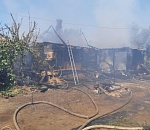 В Трусовском районе Астрахани вспыхнул дом с жильцами