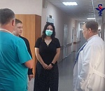 Астраханские врачи спасли подростка, получившего три удара током и травмы при падении с вагона 