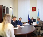 Губернатор во время личного приема пообещал астраханцам восстановить школу и детсад