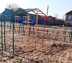 Астраханец на Ауди перепутал педали и протаранил детскую площадку