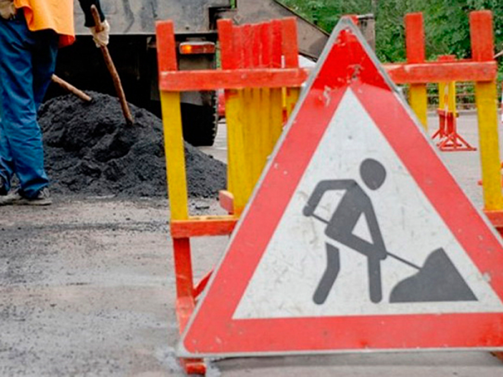 В Астраханской области чиновники приняли и оплатили не до конца выполненные дорожные работы