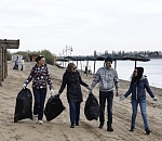 В Астрахани за день убрали 144 тонны мусора