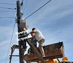 Под Астраханью мужчину убило током на электрическом столбе