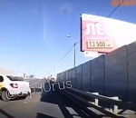 На Кирикилинском мосту в Астрахани произошло жёсткое ДТП. Видео