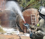 В Астрахани сгорела цистерна с химикатами