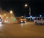 Астраханские коммунальщики чистят дороги от грязи