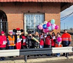 Железнодорожники из Верхнего Баскунчака напомнили автоледи о правилах пересечения железнодорожных переездов