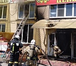 В Астрахани горит магазин 