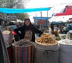 В Астрахани обнаружен рынок посреди проезжей части