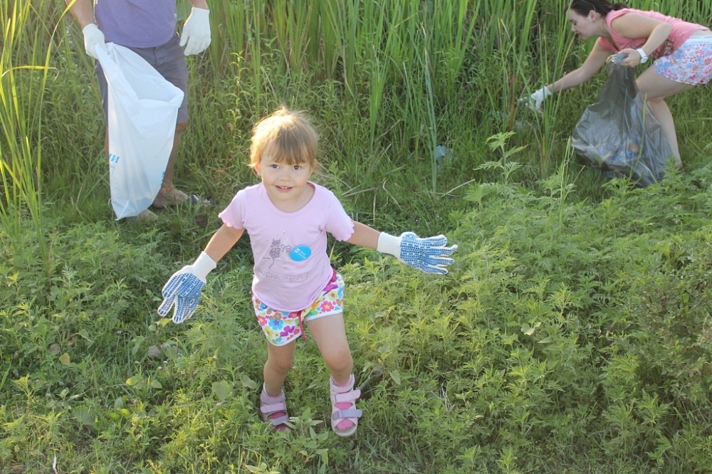  С береговых территорий Астрахани  собрано 428 куб. м мусора
