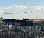 Мощный пожар под Астраханью повредил 27 домов и построек