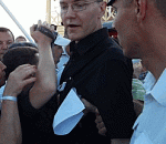 Олег Шеин задержан полицией за несанкционированное шествие на набережной Волги