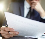 В Астрахани начальник заводского подразделения устроил на работу семь «подснежников»