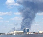 Астраханцев напугал черный дым над городом