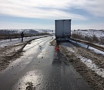 В Астрахани грузовик столкнулся лоб в лоб с ГАЗелью. Есть пострадавшие