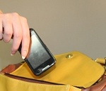 В Астрахани семиклассница украла у подруги дорогой смартфон