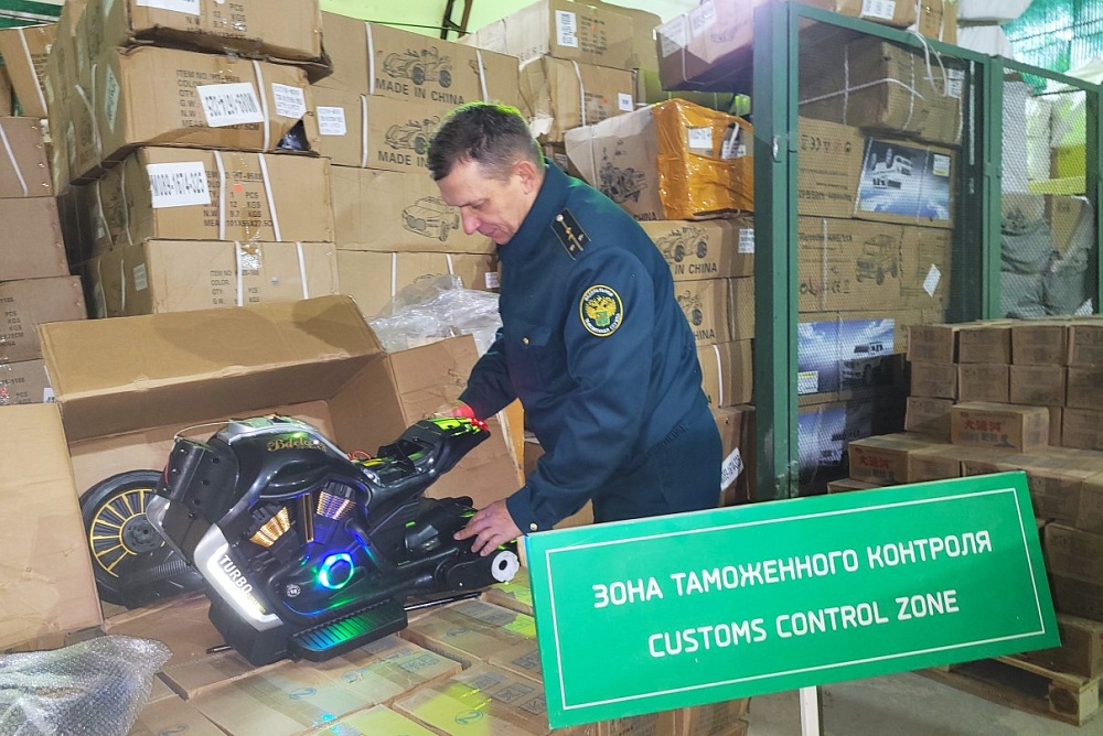 Астраханские таможенники поставили заслон незаконному ввозу детских электромобилей из Киргизии 