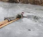 Под Астраханью рыбак ушёл под лёд