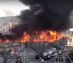 Кадры чудовищного пожара у детской больницы в Астрахани