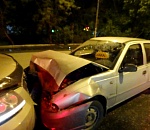 В Астрахани таксист без прав спровоцировал ДТП